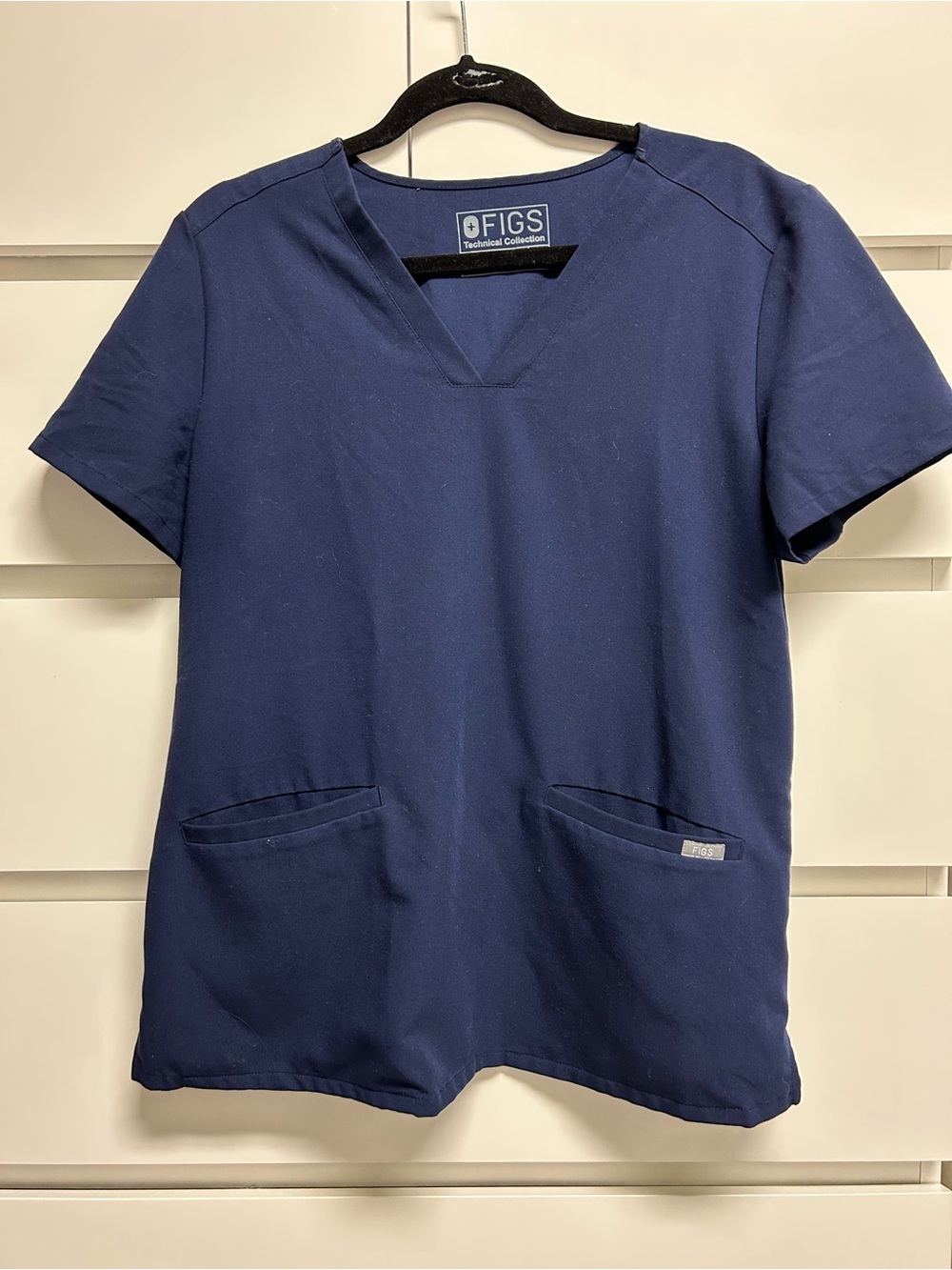 Figs Navy Casma 3 pocket Top (B1)